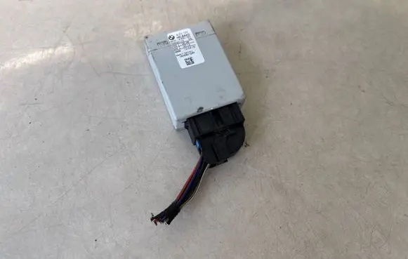 BMW X5 F15 Steering rack control module 6882780