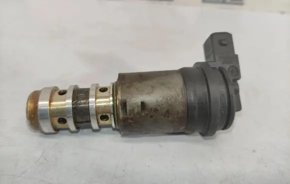 BMW X5 E53 Camshaft vanos timing valve 13150137