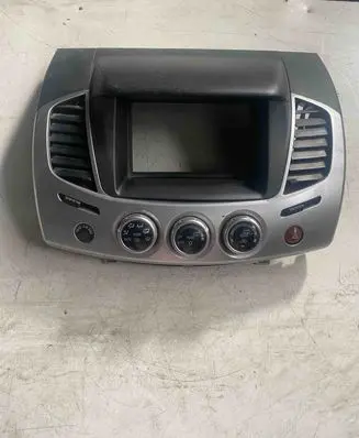 Mitsubishi L200 Climate control unit 7820A362