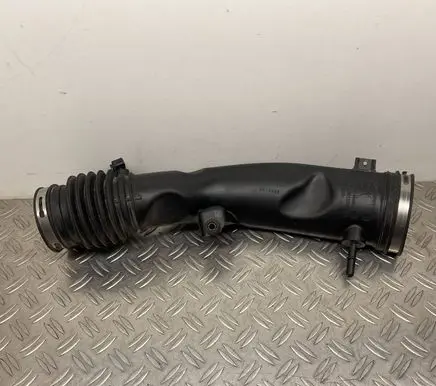 Air intake hose/pipe
