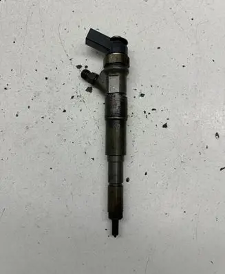 BMW 5 E60 E61 Fuel injector 7794435 0445110209