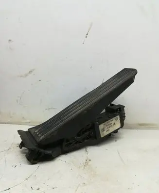 Volkswagen PASSAT B6 Accelerator throttle pedal 1K1721503P
