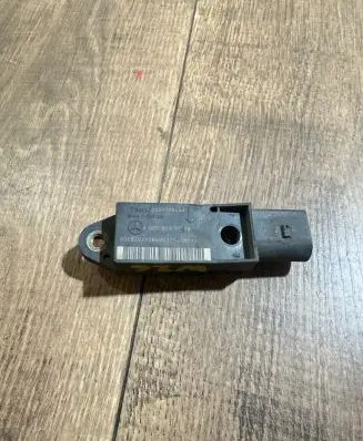 Mercedes-Benz E W211 Airbag deployment crash/impact sensor A0028202726 25571205A4