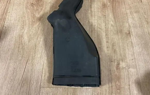 Audi A4 S4 B6 8E 8H Air intake duct part 8E0129618B