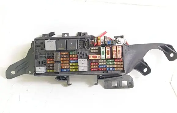 Mercedes-Benz GL X164 Fuse module A1645402372