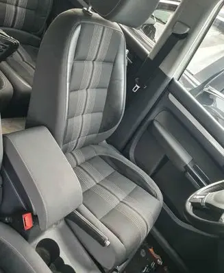 Volkswagen Touran II Front driver seat 