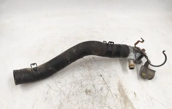 Engine coolant pipe/hose