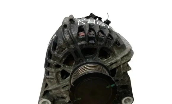 Ford Kuga II Generator/alternator AV6N10300MD