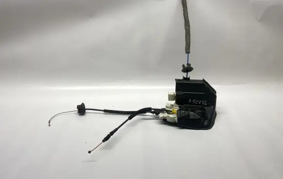 Audi A8 S8 D4 4H Rear door lock 4H0839015D