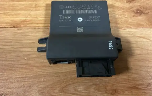 Audi A6 S6 C6 4F Gateway control module 4F0907468D 4F0910468A