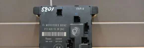 Mercedes-Benz E W211 Door control unit/module 2118201526 356805