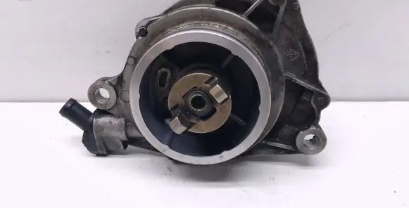 BMW 5 E39 Vacuum pump 72832710C 03T0492168