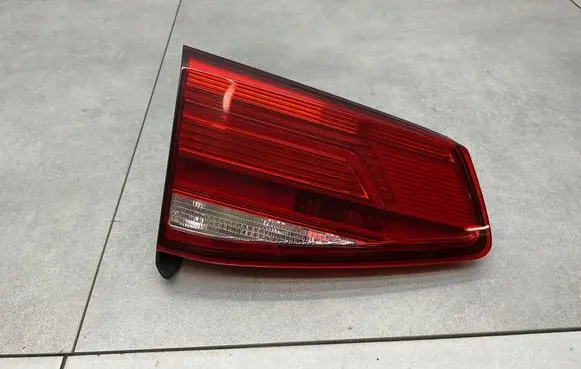 Volkswagen PASSAT B8 Tailgate rear/tail lights 