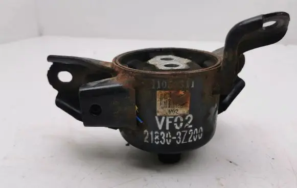 Hyundai i40 Engine mount bracket 218303Z200