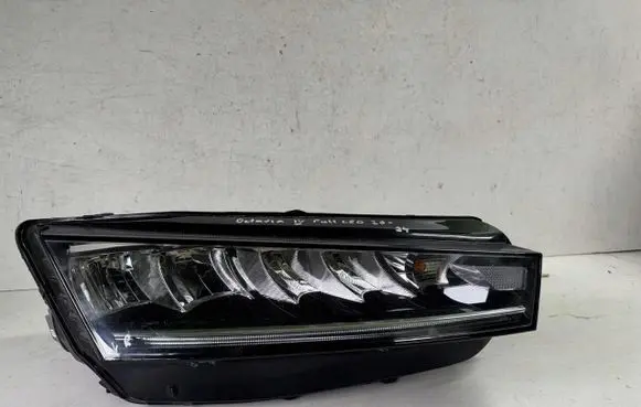 Skoda Octavia Mk4 Headlight/headlamp 5E4941016