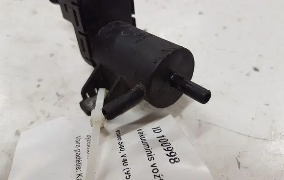 Volvo S40, V40 Vacuum valve 7700113709