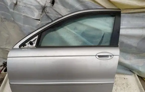 Jaguar X-Type Front door pilkos