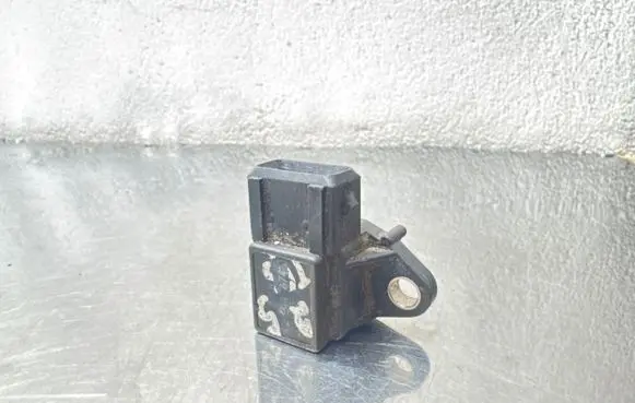 BMW 5 E34 Air pressure sensor 2244674