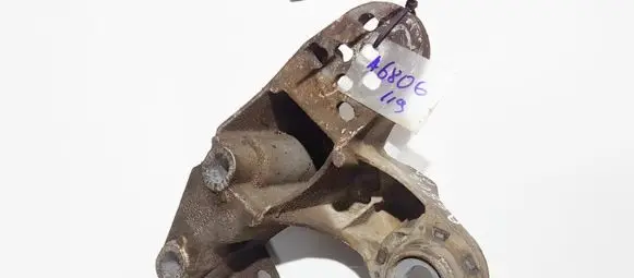 Volkswagen PASSAT B5 Engine mounting bracket 8d0199351h