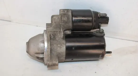 Volkswagen PASSAT B5.5 Starter motor 06B911023A 0001107427