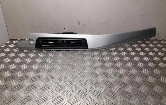 BMW 5 F10 F11 Dash center air vent grill 9192955