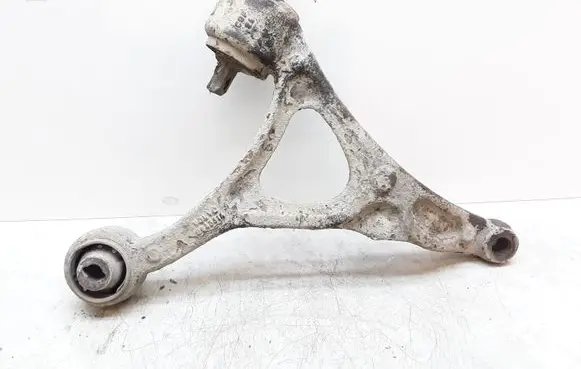 Volvo XC90 Front lower control arm/wishbone