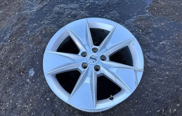Volvo XC40 R18 alloy rim 31680200