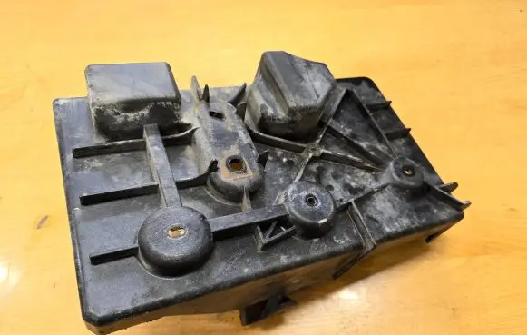 Mazda CX-7 Battery tray K6805 0910111213