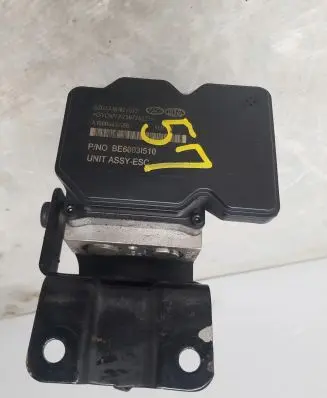Hyundai i40 ABS Pump 589203Z770