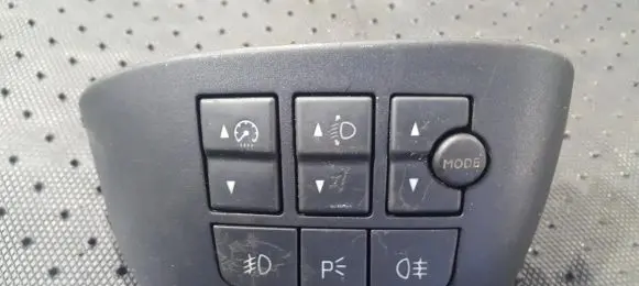 Fog light switch