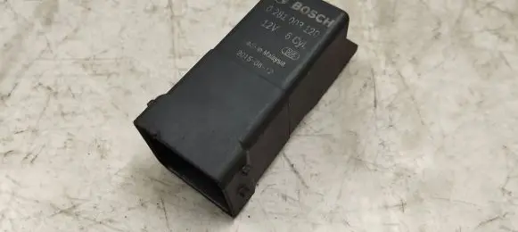 Maserati Ghibli Glow plug pre-heat relay 0281003120