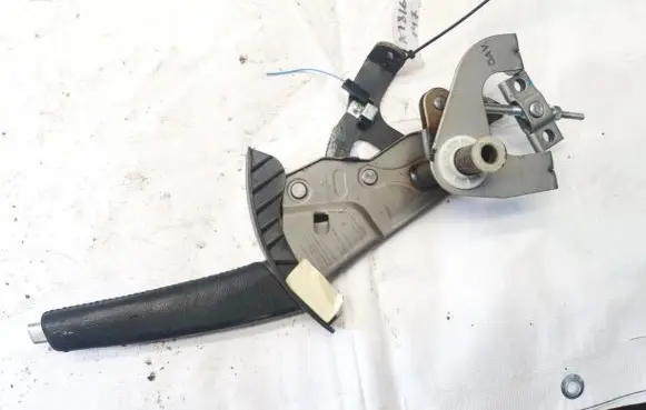 Handbrake/parking brake lever assembly