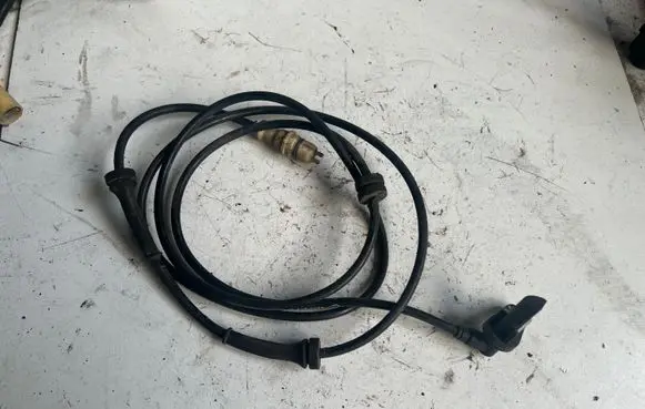 Renault Clio II ABS rear brake sensor 8200254685