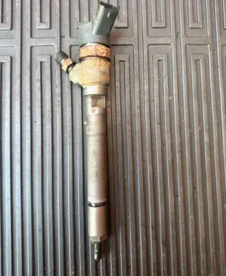 Fuel injector