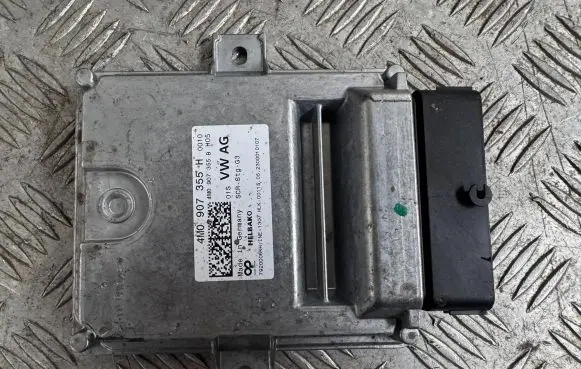 Audi A4 S4 B9 8W Adblue control unit 4M0907355H