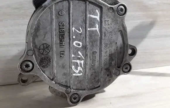 Audi TT TTS Mk2 Vacuum pump 06D145100E