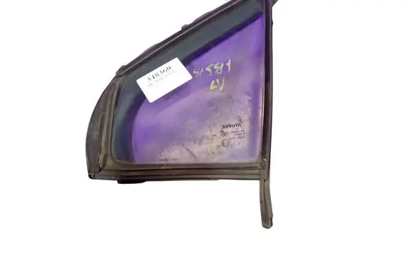 Toyota Yaris Front door window glass four-door