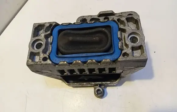 Engine mount bracket