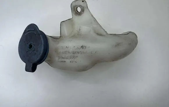 Volvo V50 Windshield washer fluid reservoir/tank 4N5117B644 30665929 30663929