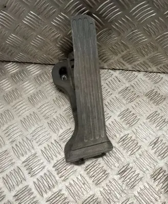 Volkswagen PASSAT B6 Accelerator throttle pedal 1K1723503L