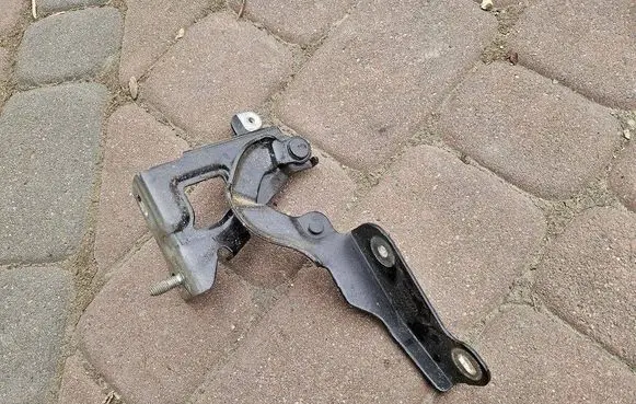 Opel Vivaro Engine bonnet/hood hinges 654010249R