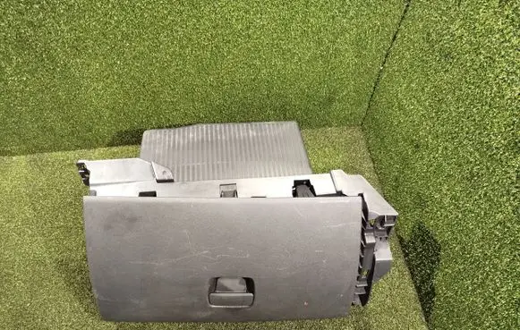 Opel Vivaro Glove box 93454260 681084386R