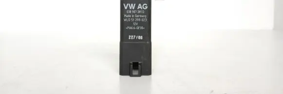 Audi A3 S3 8P Glow plug pre-heat relay 038907281D 51299023