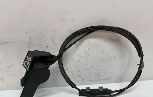 Volkswagen PASSAT B6 Engine bonnet (hood) release handle 1K1823633