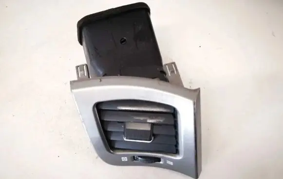 Toyota Avensis Verso Dash center air vent grill 55660-44080
