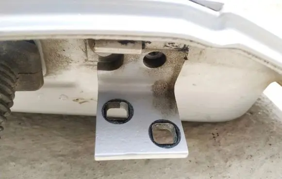 BMW X5 E53 Rear door lower hinge
