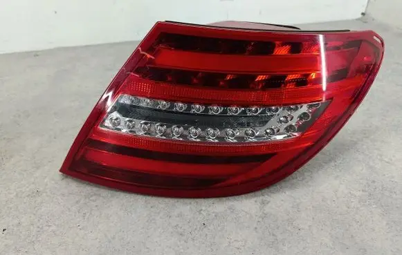 Mercedes-Benz C W204 Rear/tail lights 2049060503