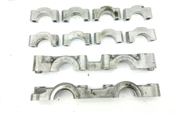 Toyota Avensis T270 Camshaft holder 