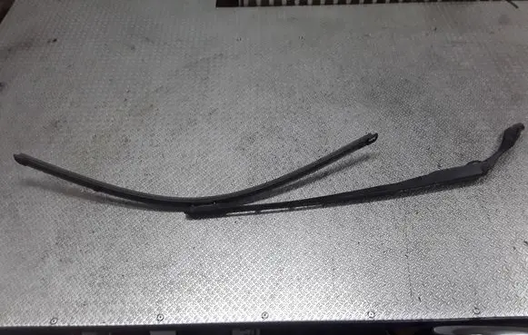 Peugeot 307 Windshield/front glass wiper blade 