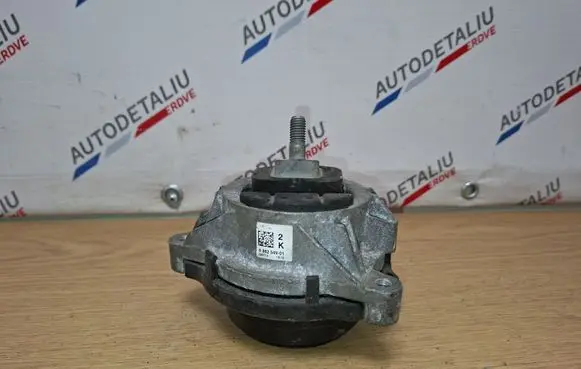 BMW 4 F32 F33 Engine mount bracket 6862549